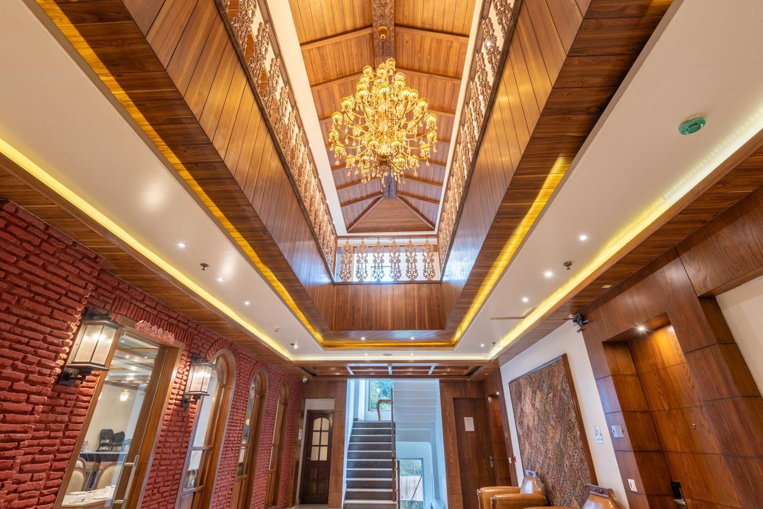 Quality Inn By Lawrence Hotels Дармсала Экстерьер фото